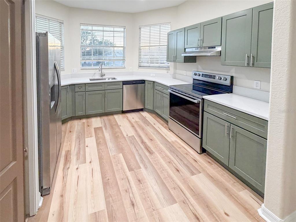 5014 Yellowtop Loop Lakeland, FL 33811 - Photo 3 of 16