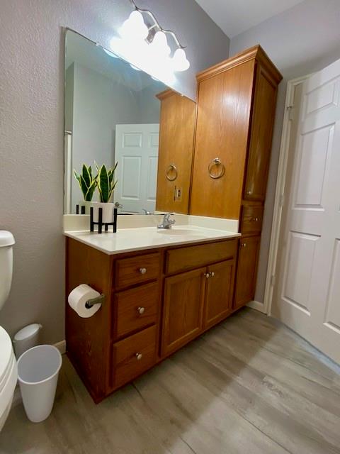 1008 North 14th Street Waco, TX 76707 - Photo 27 of 35 Secondary/Hall Bathroom