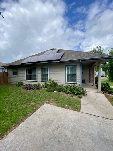 1008 North 14th Street Waco, TX 76707 - Photo 3 of 35 Access to house from driveway