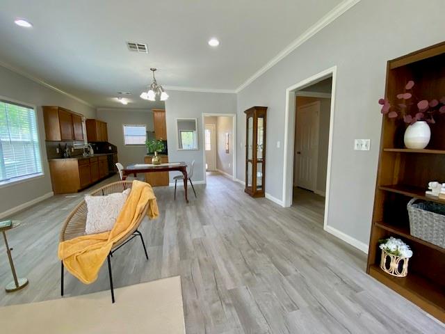 1008 North 14th Street Waco, TX 76707 - Photo 6 of 35 Open living area viewed from front door