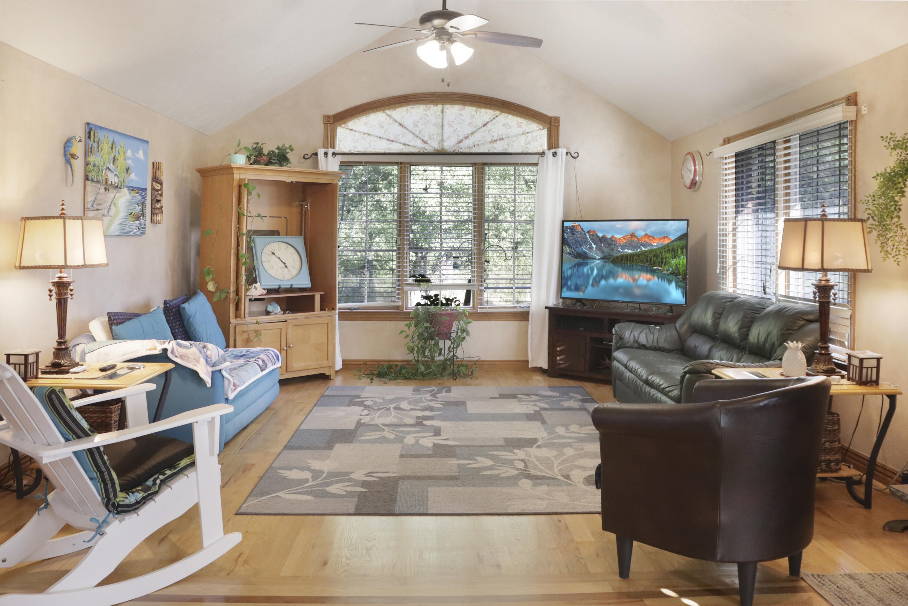 588 East Southernview Road Ozark, MO 65721 - Photo 10 of 37 Living Room 1