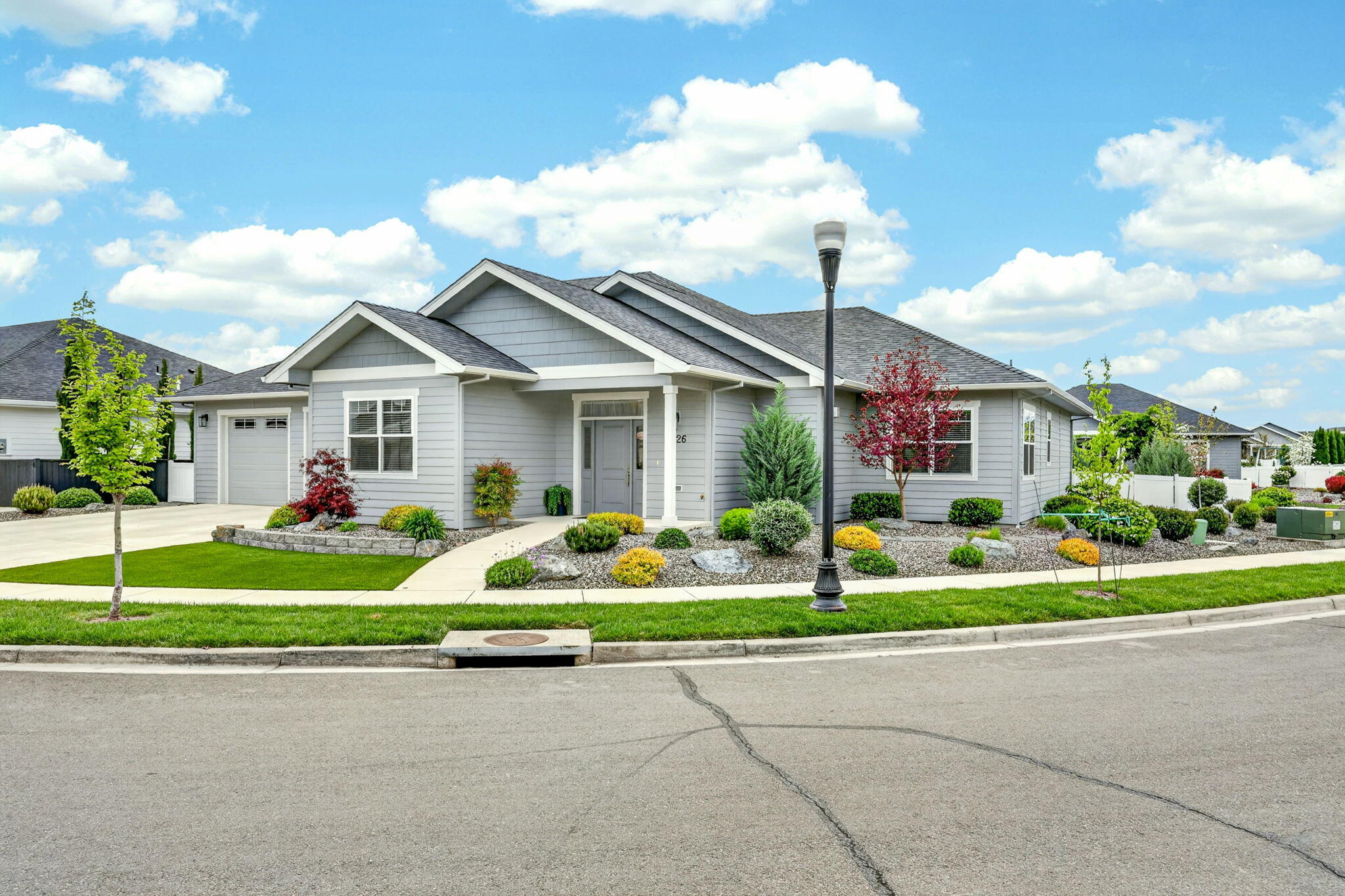 1726 River Run Street Central Point, OR 97502 - Photo 5 of 58