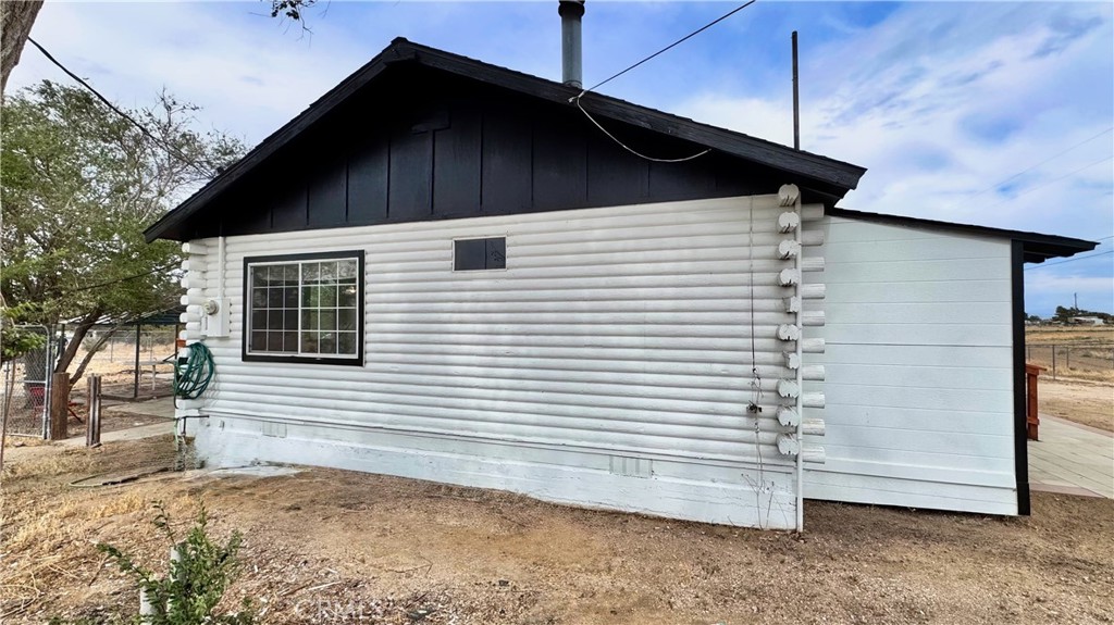 11213 Monte Vista Road Phelan, CA 92371 - Photo 4 of 39