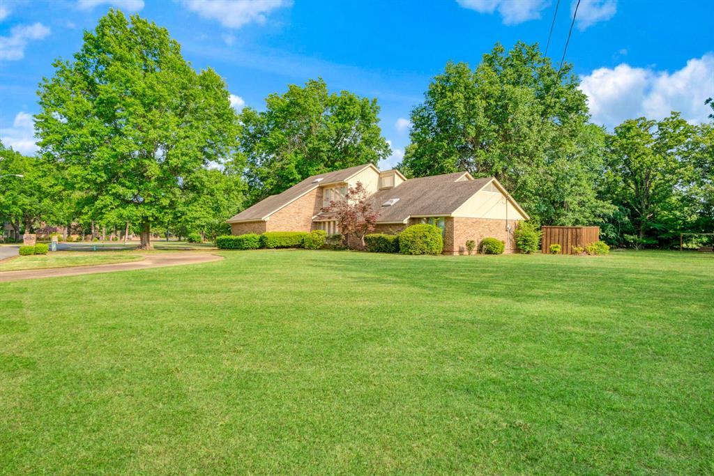 4110 Lakeshore Drive Reno, TX 75462 - Photo 2 of 28