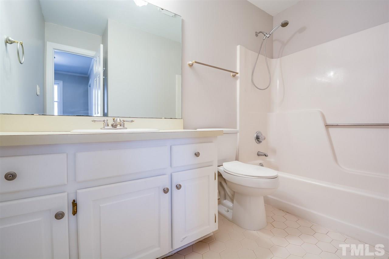 4405 Tetbury Place Raleigh, NC 27613 - Photo 12 of 16 Gallery Image 12