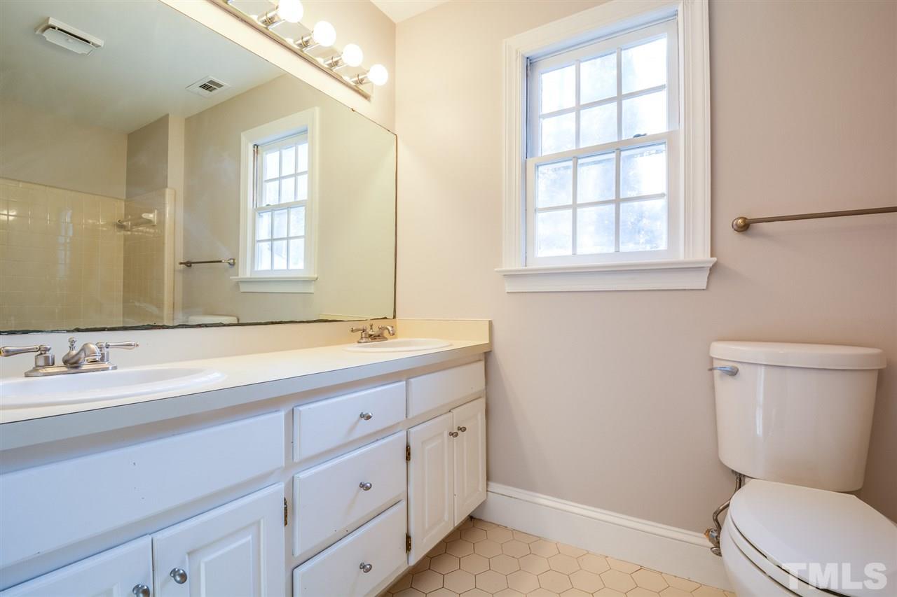 4405 Tetbury Place Raleigh, NC 27613 - Photo 9 of 16 Gallery Image 9