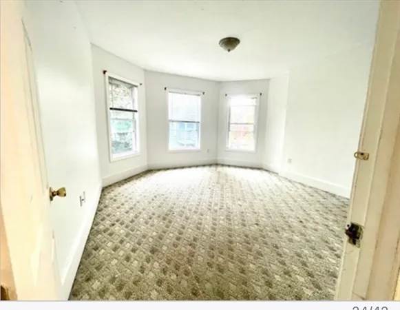 $2,600 | 9 Circuit Avenue East, Unit 2, Worcester, MA 01603