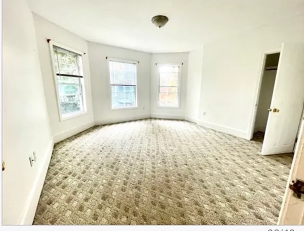 $2,600 | 9 Circuit Avenue East, Unit 2, Worcester, MA 01603