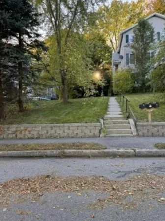 $2,600 | 9 Circuit Avenue East, Unit 2, Worcester, MA 01603