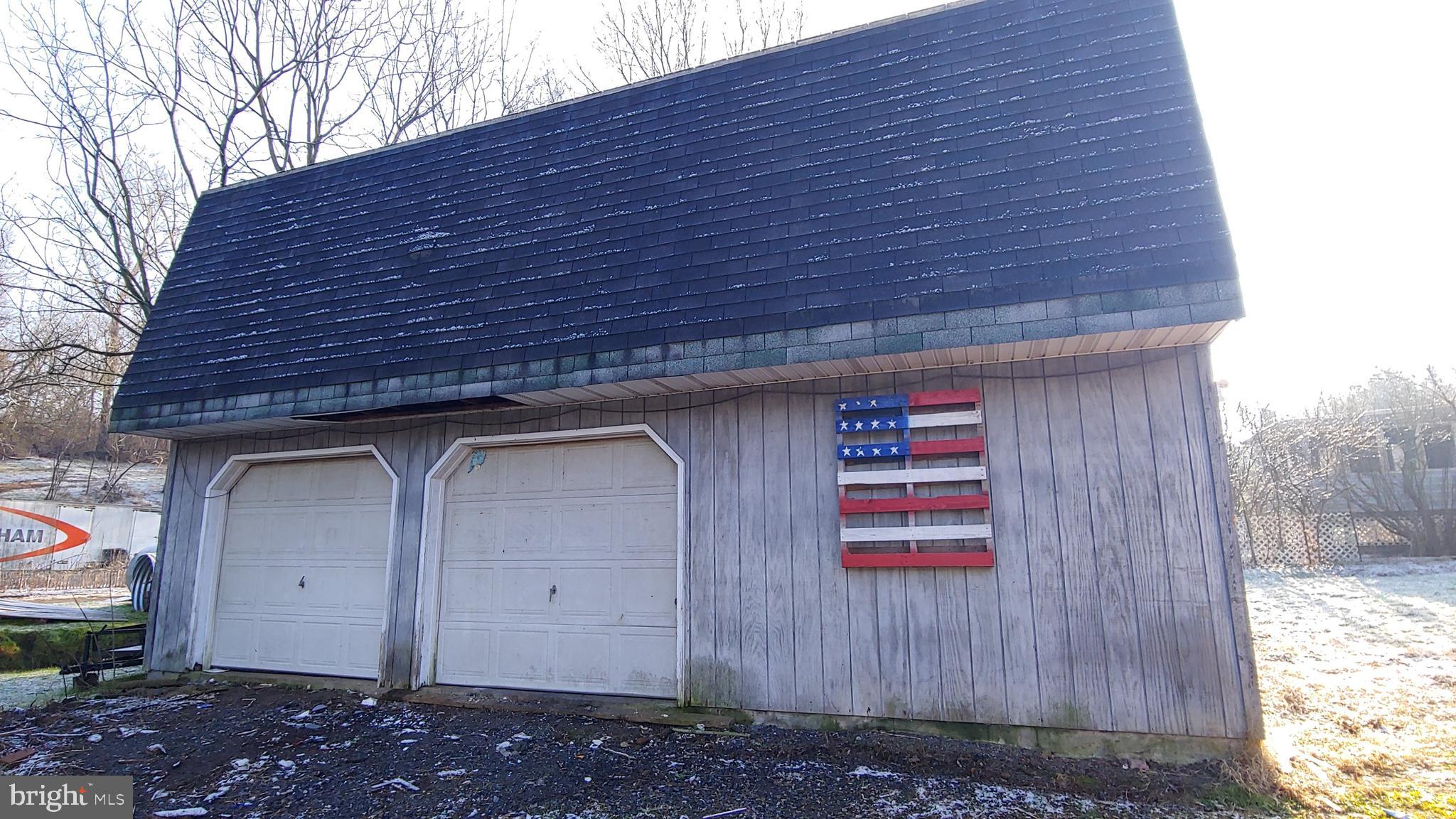 737 Stackstown Road Bainbridge, PA 17502 - Photo 4 of 11 Garage
