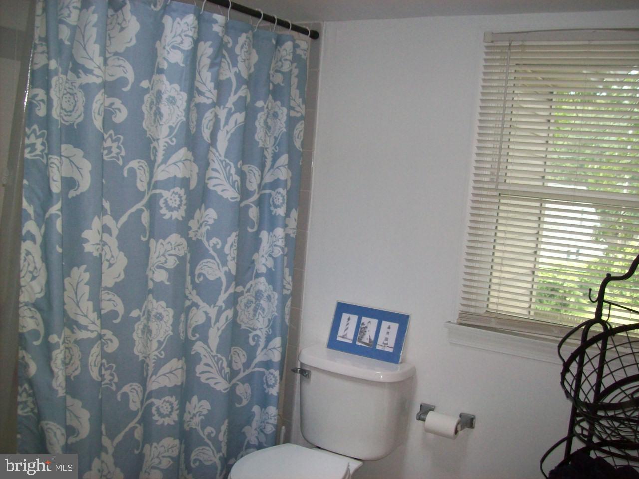 415 Manor Road Hatboro, PA 19040 - Photo 13 of 13 Gallery Image 13