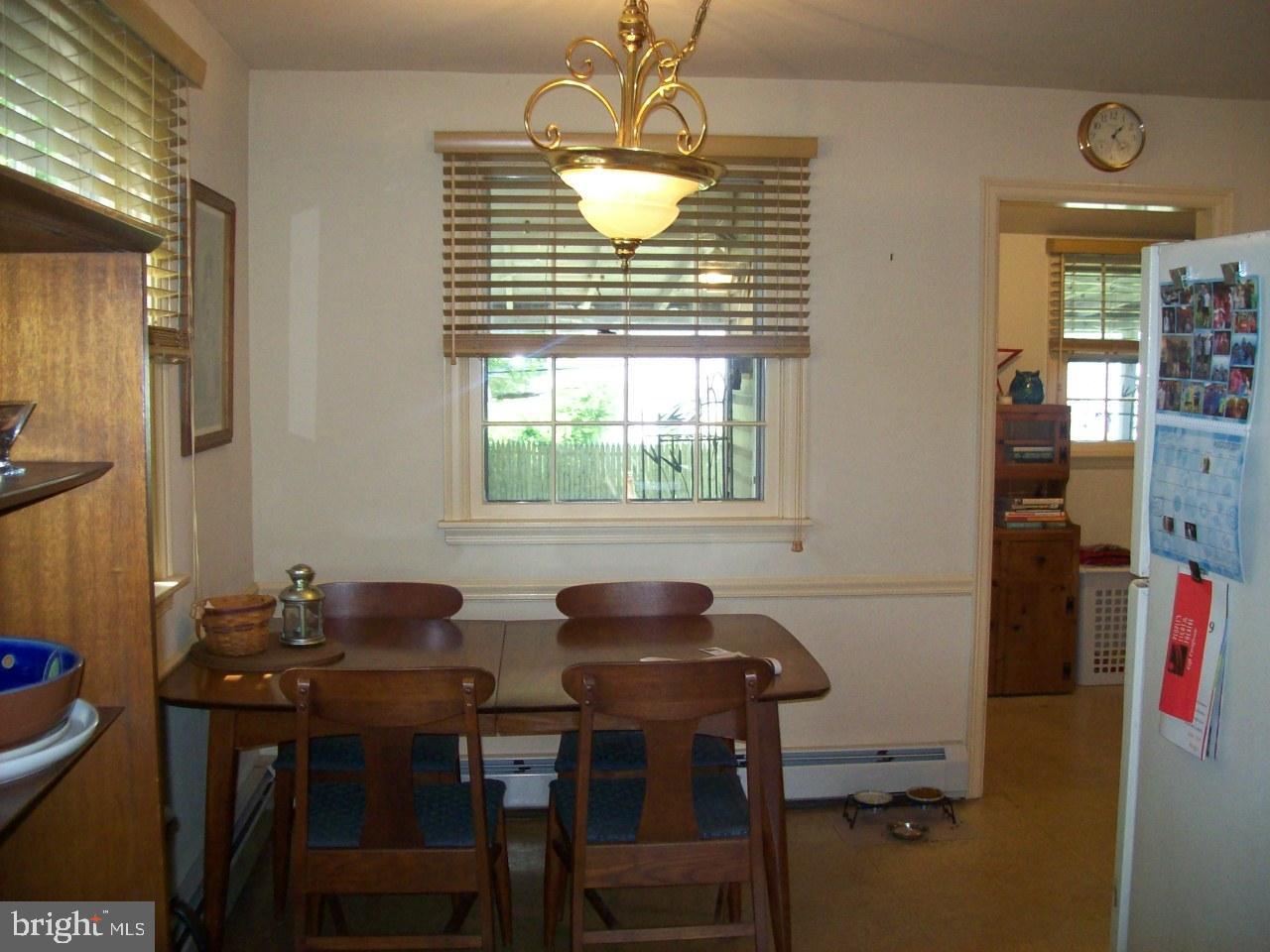 415 Manor Road Hatboro, PA 19040 - Photo 6 of 13 Eating area