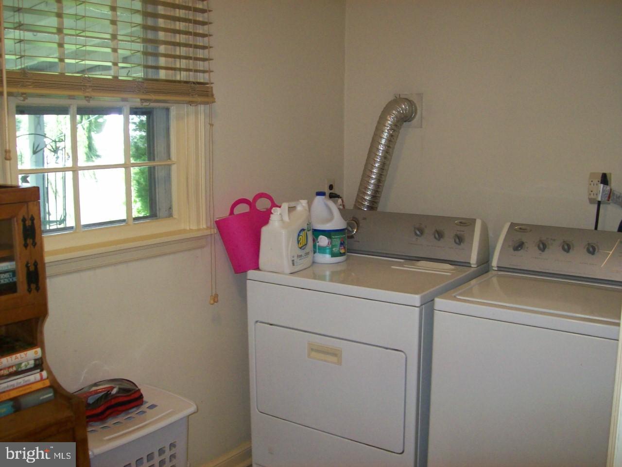 415 Manor Road Hatboro, PA 19040 - Photo 8 of 13 Gallery Image 8