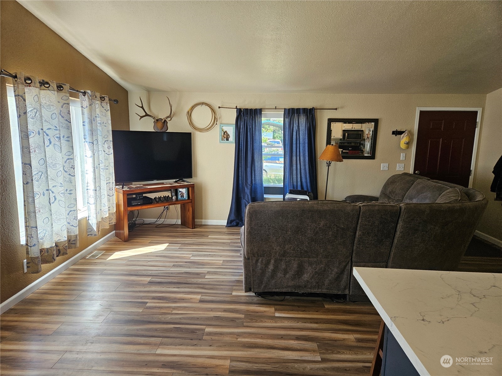 4169 Harris Road Southeast Port Orchard, WA 98366 - Photo 5 of 38 Gallery Image 5
