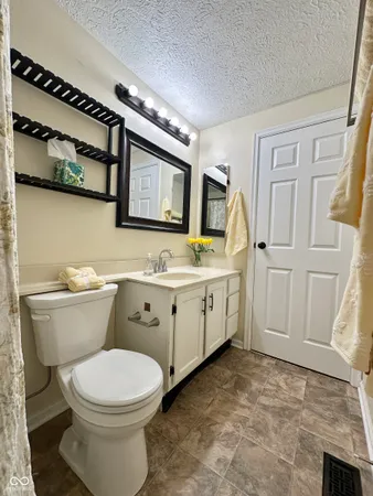 $214,900 | 7975 Glen View Drive, Indianapolis, IN 46236