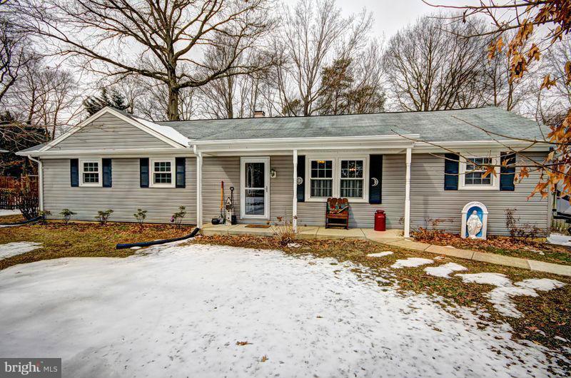 796 Manhattan Beach Road Severna Park, MD 21146 - Photo 1 of 15 Exterior (Front)