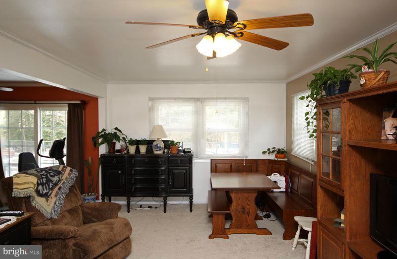 796 Manhattan Beach Road Severna Park, MD 21146 - Photo 4 of 15 Family Room