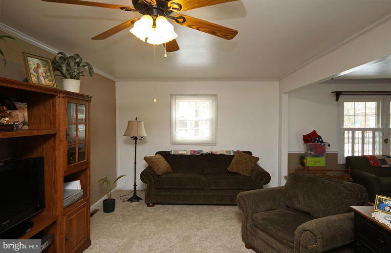 796 Manhattan Beach Road Severna Park, MD 21146 - Photo 5 of 15 Family Room