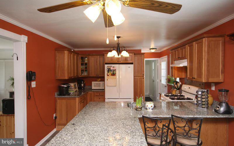 796 Manhattan Beach Road Severna Park, MD 21146 - Photo 7 of 15 Kitchen
