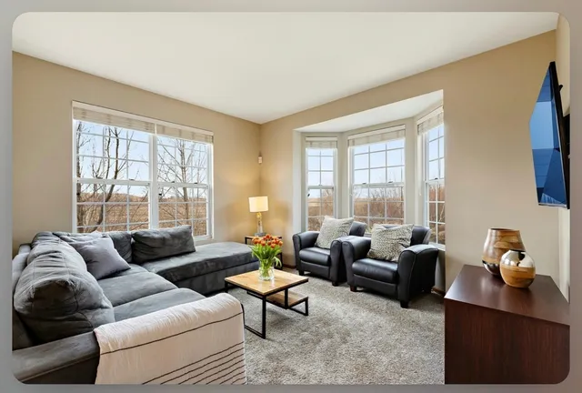 $2,700 | 81 Thomas Court, Grayslake, IL 60030