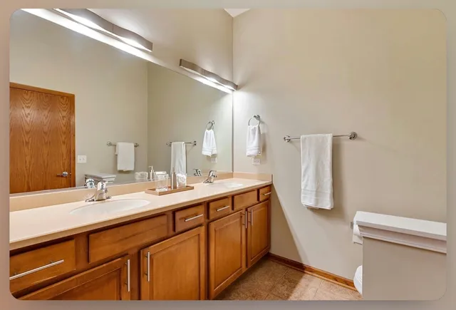 $2,700 | 81 Thomas Court, Grayslake, IL 60030