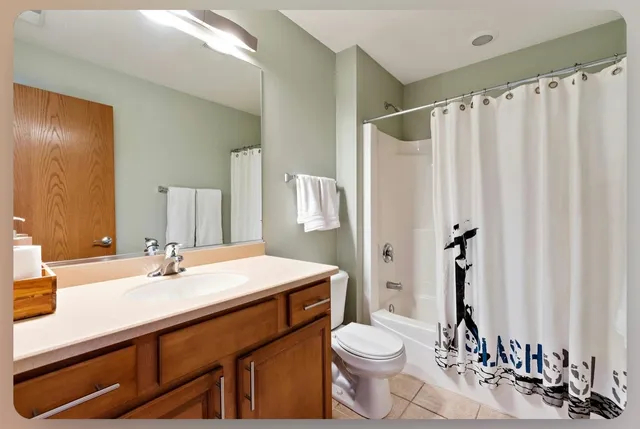 $2,700 | 81 Thomas Court, Grayslake, IL 60030