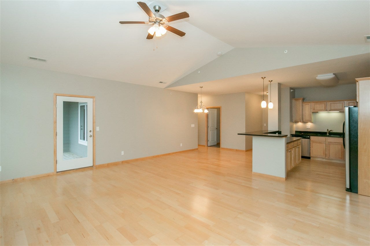 1092 Walnut Avenue, Unit 320 Riverside, IA 52327 - Photo 4 of 15 Gallery Image 4