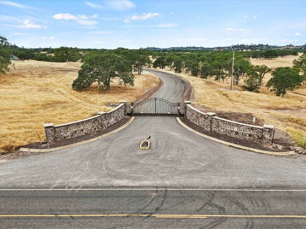$695,000 | 17467 Jellys Ferry Road, Red Bluff, CA 96080