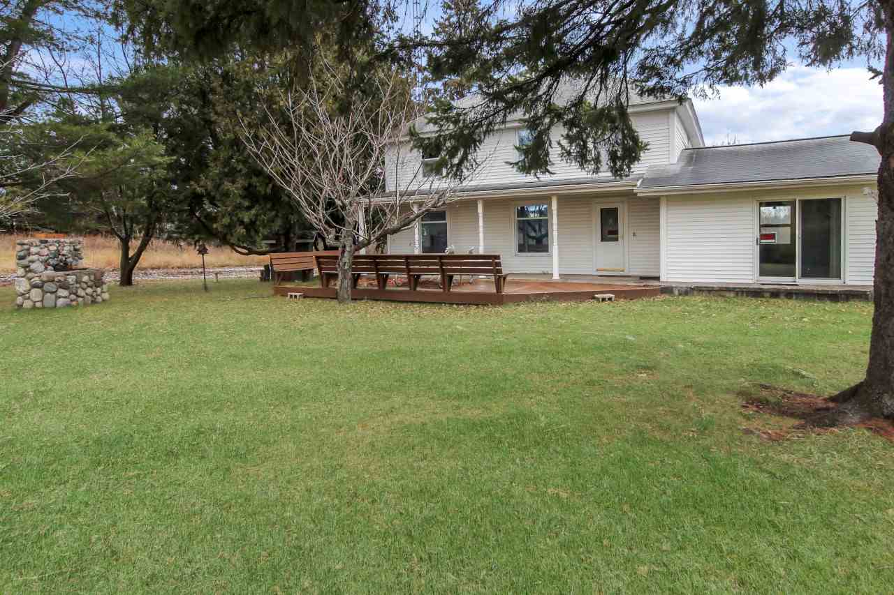 10289 East Fort Road Suttons Bay, MI 49682 - Photo 4 of 33 1882202-3.JPG