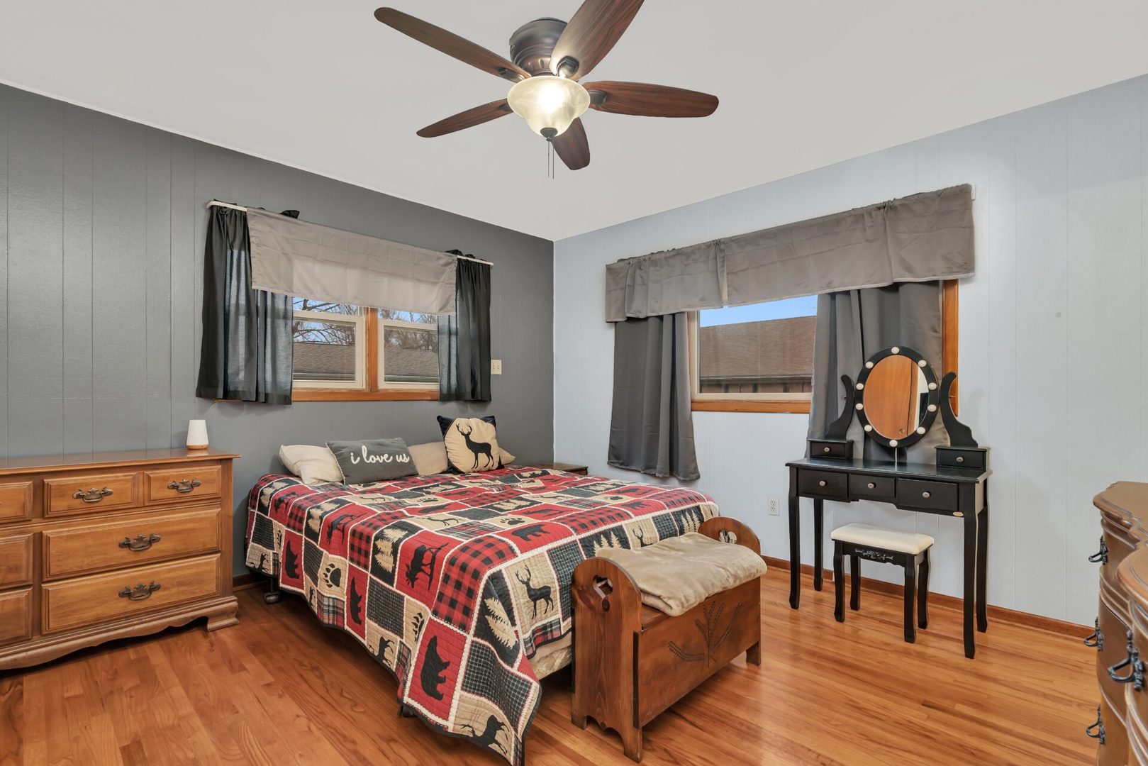 119 Davis Street Seneca, IL 61360 - Photo 13 of 21 a bedroom with a bed and a dresser in it
