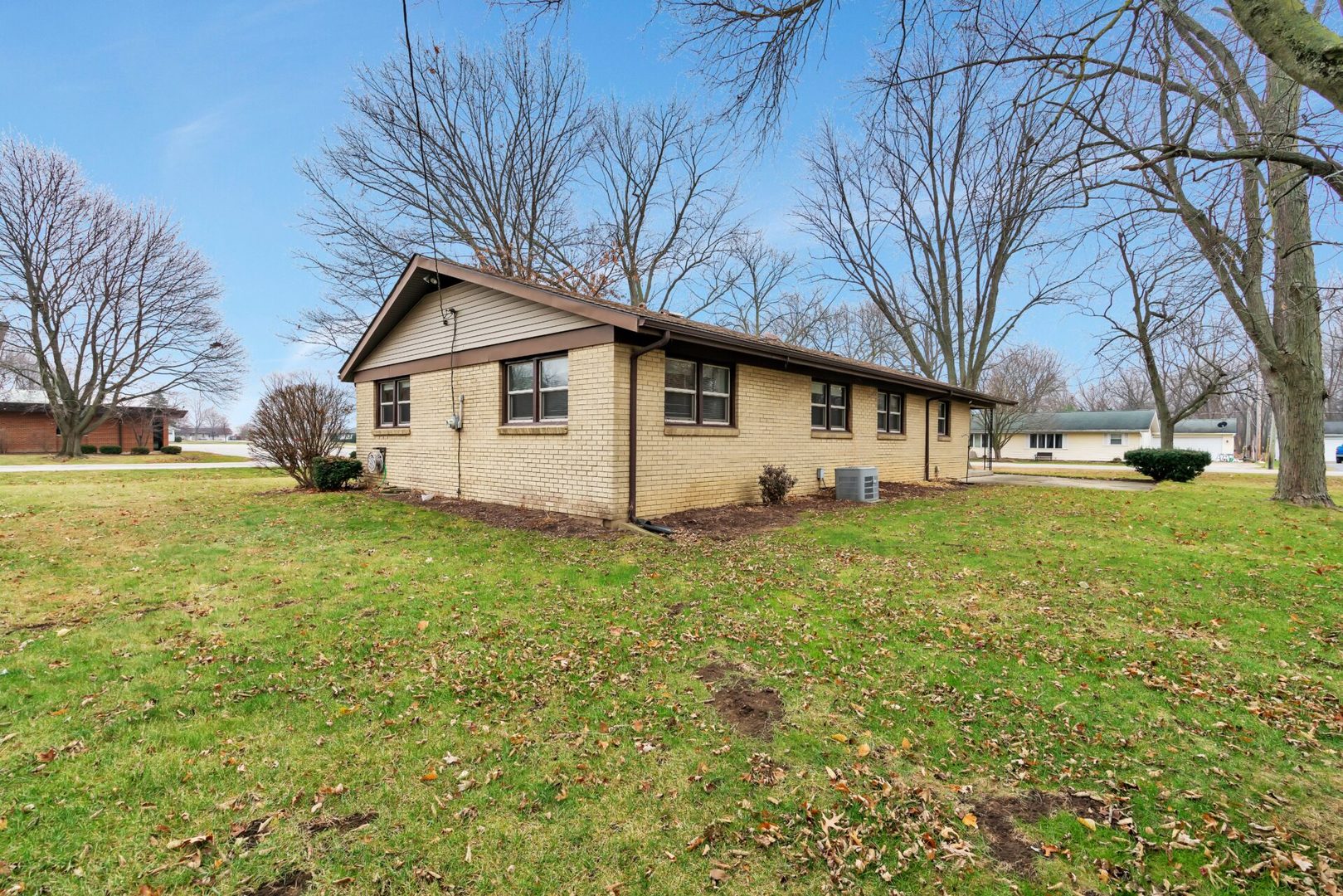 119 Davis Street Seneca, IL 61360 - Photo 4 of 21 a view of a house with a yard