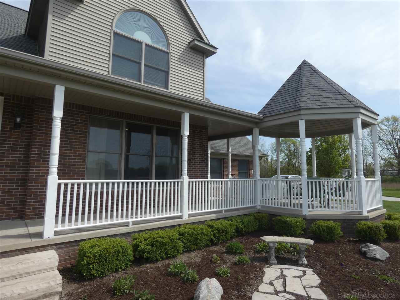 9964 Springborn Road Casco, MI 48064 - Photo 4 of 46 50041992-3.JPG