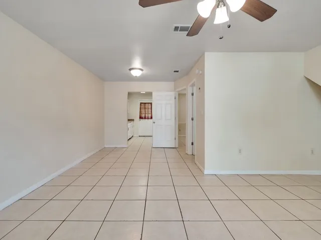 $1,900 | 2221 Timberwood Circle South, Tallahassee, FL 32304