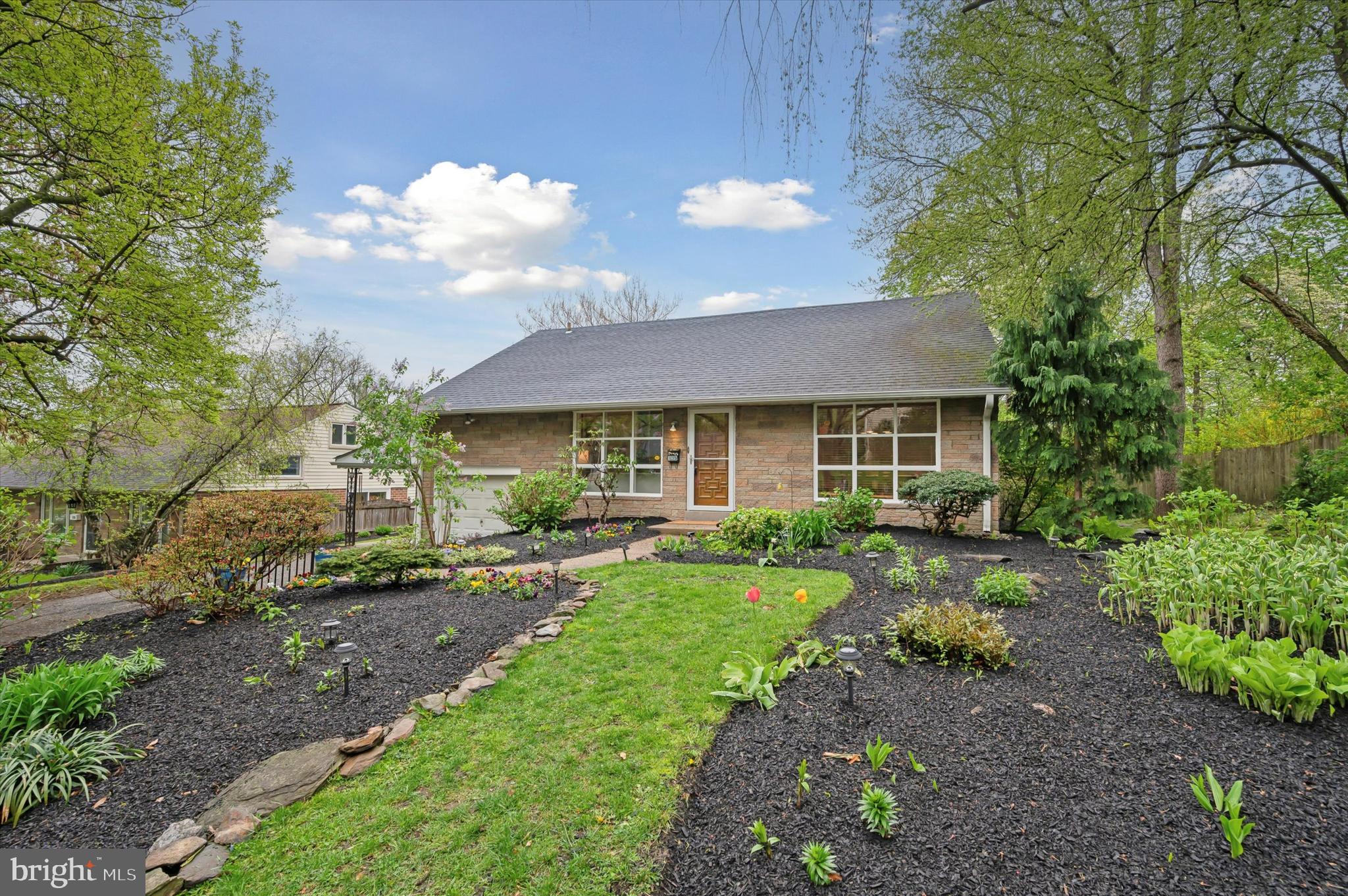 135 Cornell Road Bala Cynwyd, PA 19004 - Photo 4 of 37 front view of a house with a yard