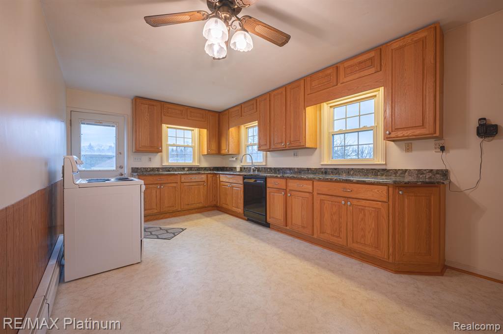 850 West Maple Road Milford, MI 48381 - Photo 14 of 34