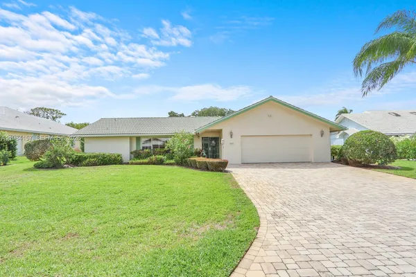 $679,990 | 3482 Southeast Court Drive, Stuart, FL 34997