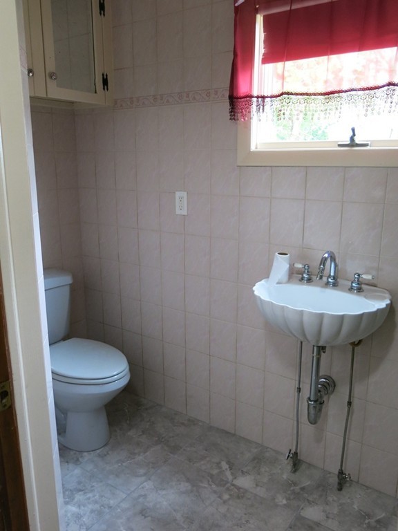 214 Pasco Road Springfield, MA 01151 - Photo 17 of 25 Gallery Image 17