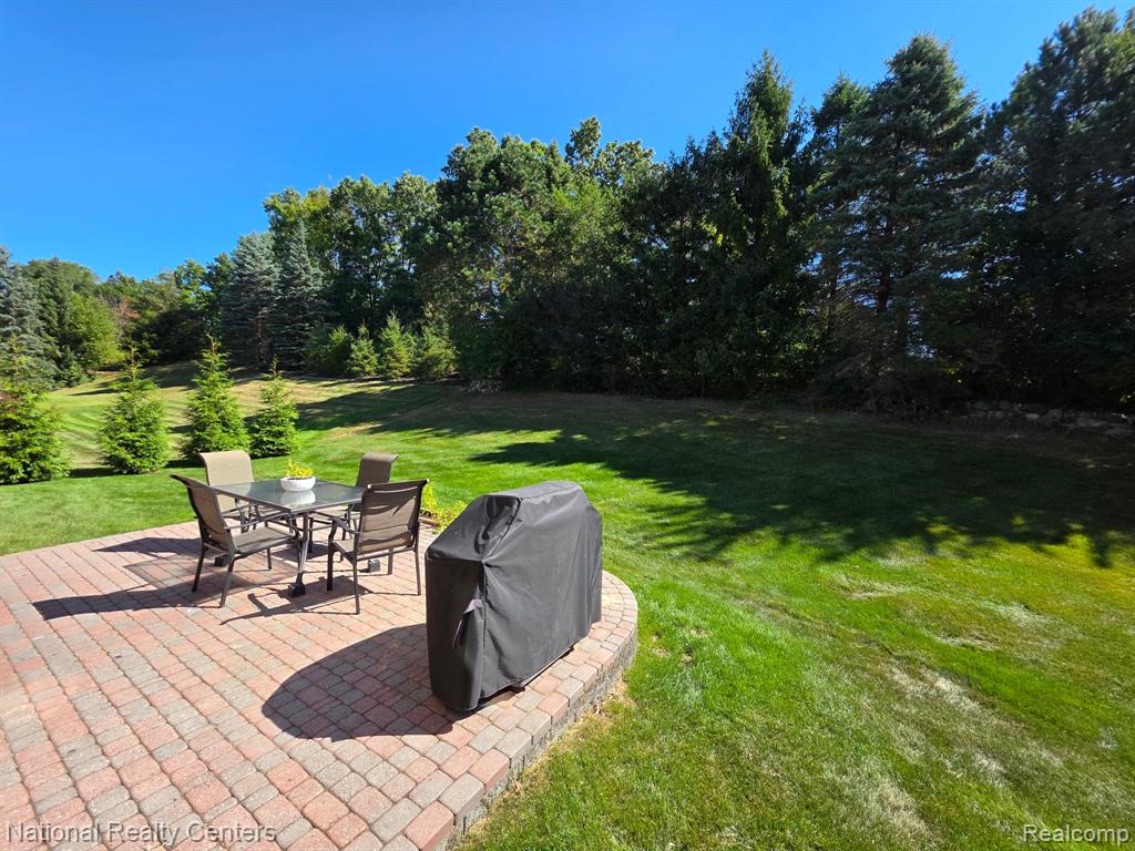 2076 Reagan Drive Rochester Hills, MI 48309 - Photo 27 of 31