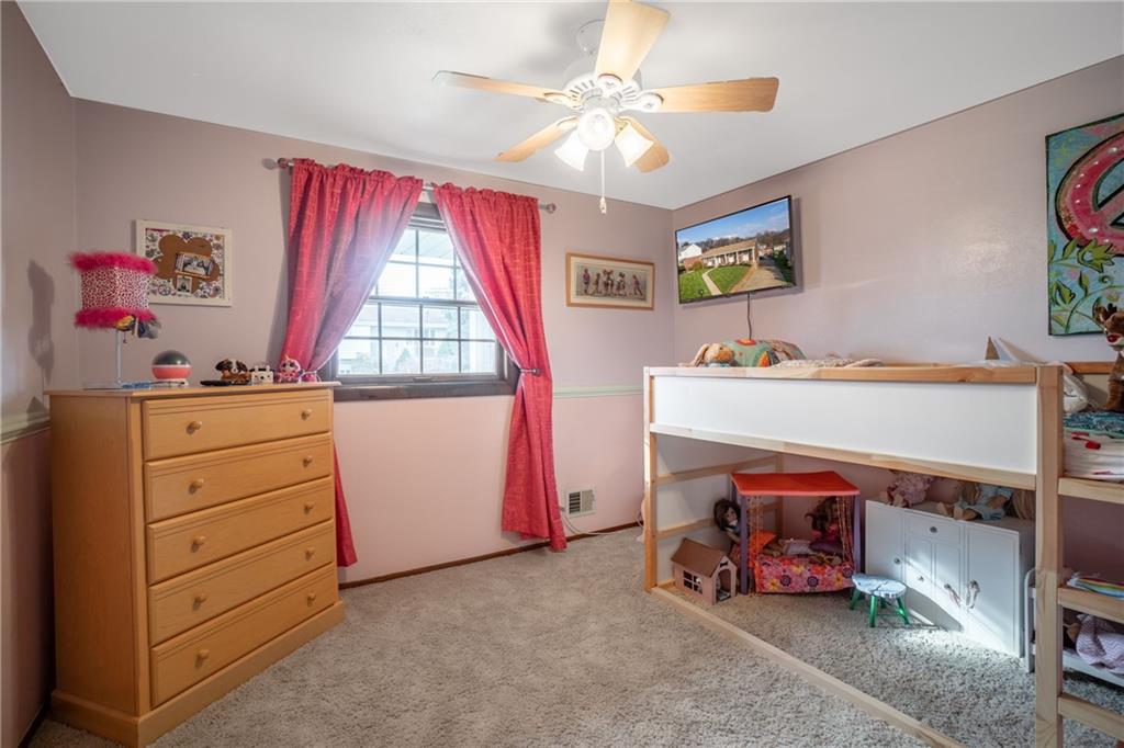 2017 Cutter Drive McKees Rocks, PA 15136 - Photo 16 of 25