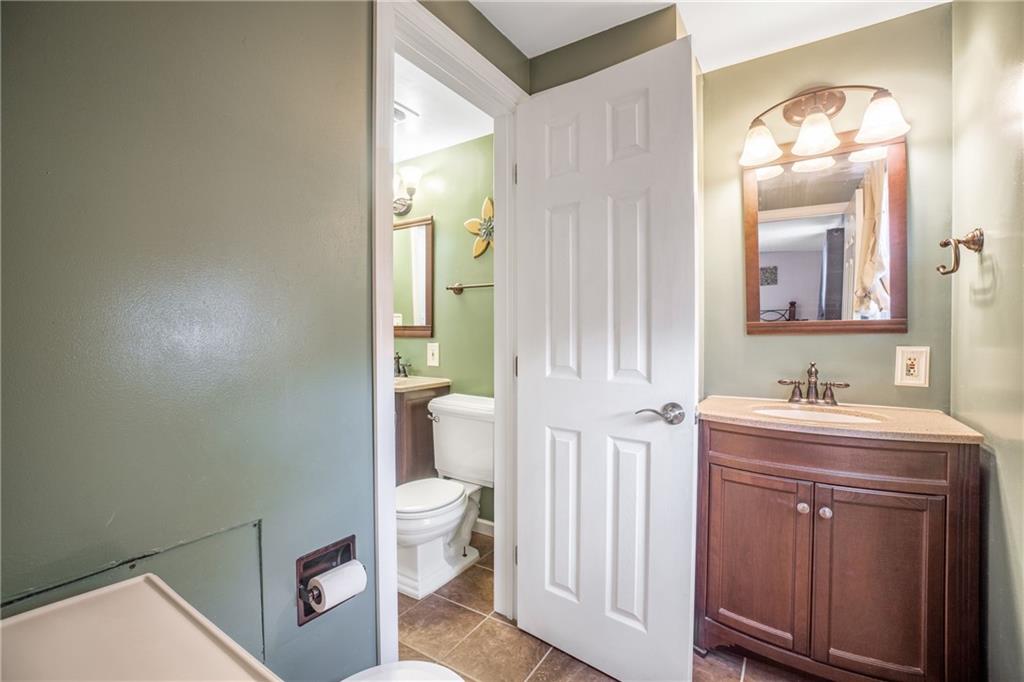 2017 Cutter Drive McKees Rocks, PA 15136 - Photo 19 of 25