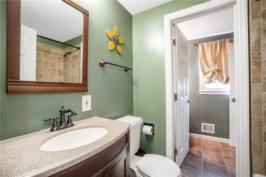 2017 Cutter Drive McKees Rocks, PA 15136 - Photo 20 of 25