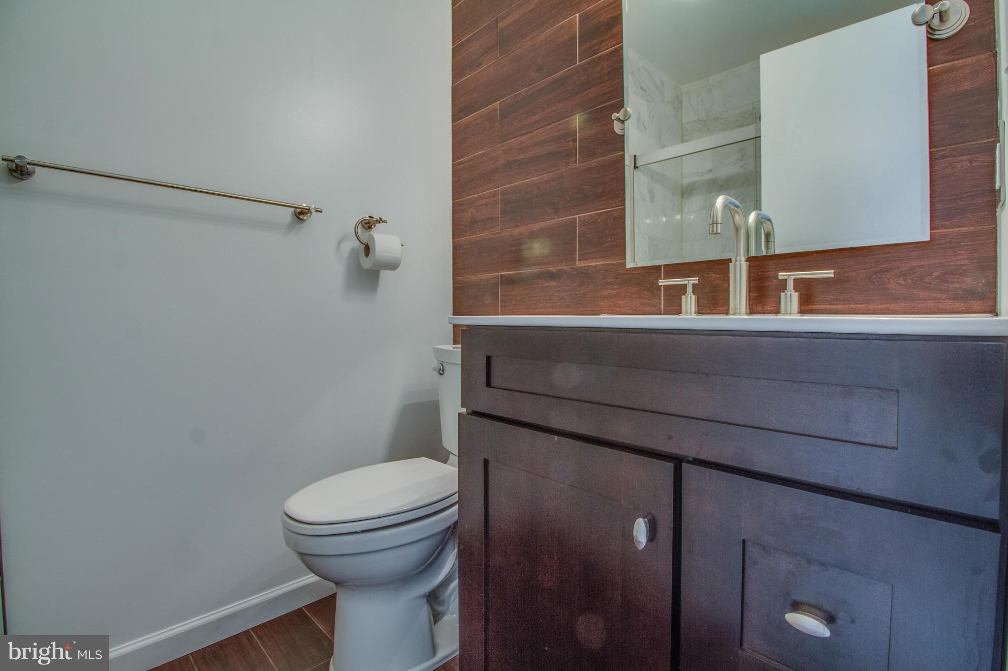 1673 Cedar Hollow Way Reston, VA 20194 - Photo 13 of 30 Main Hall Bath