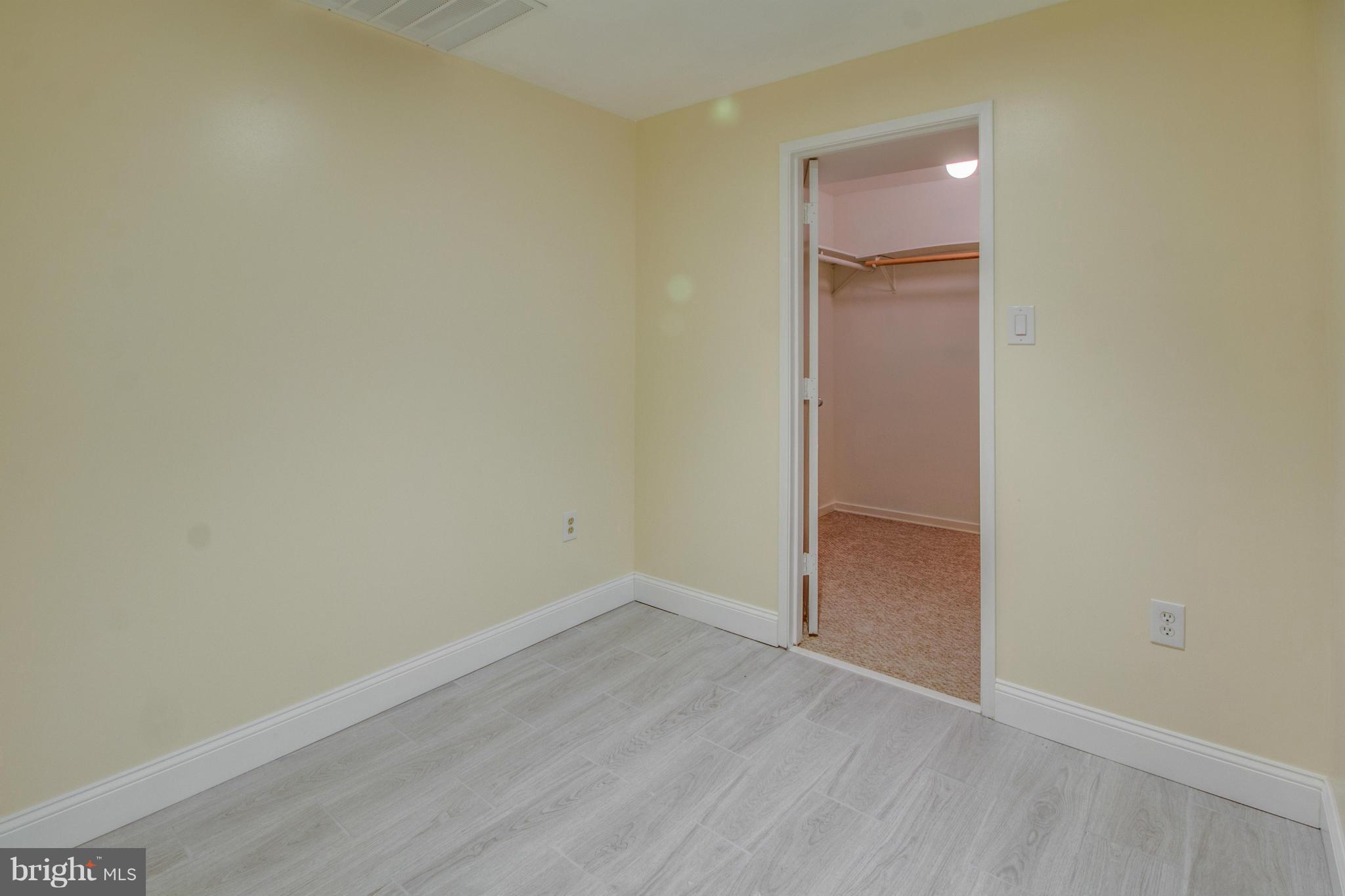 1673 Cedar Hollow Way Reston, VA 20194 - Photo 24 of 30 Bedroom Sitting Room w/ Walk In Closet