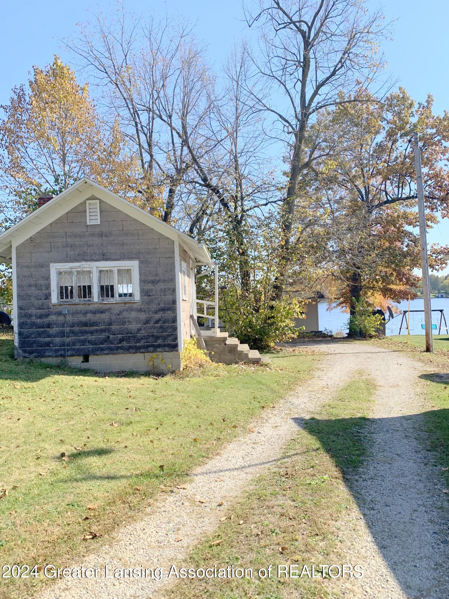 8675 Narrow Lake Road Springport, MI 49284 - Photo 22 of 27 IMG-4601