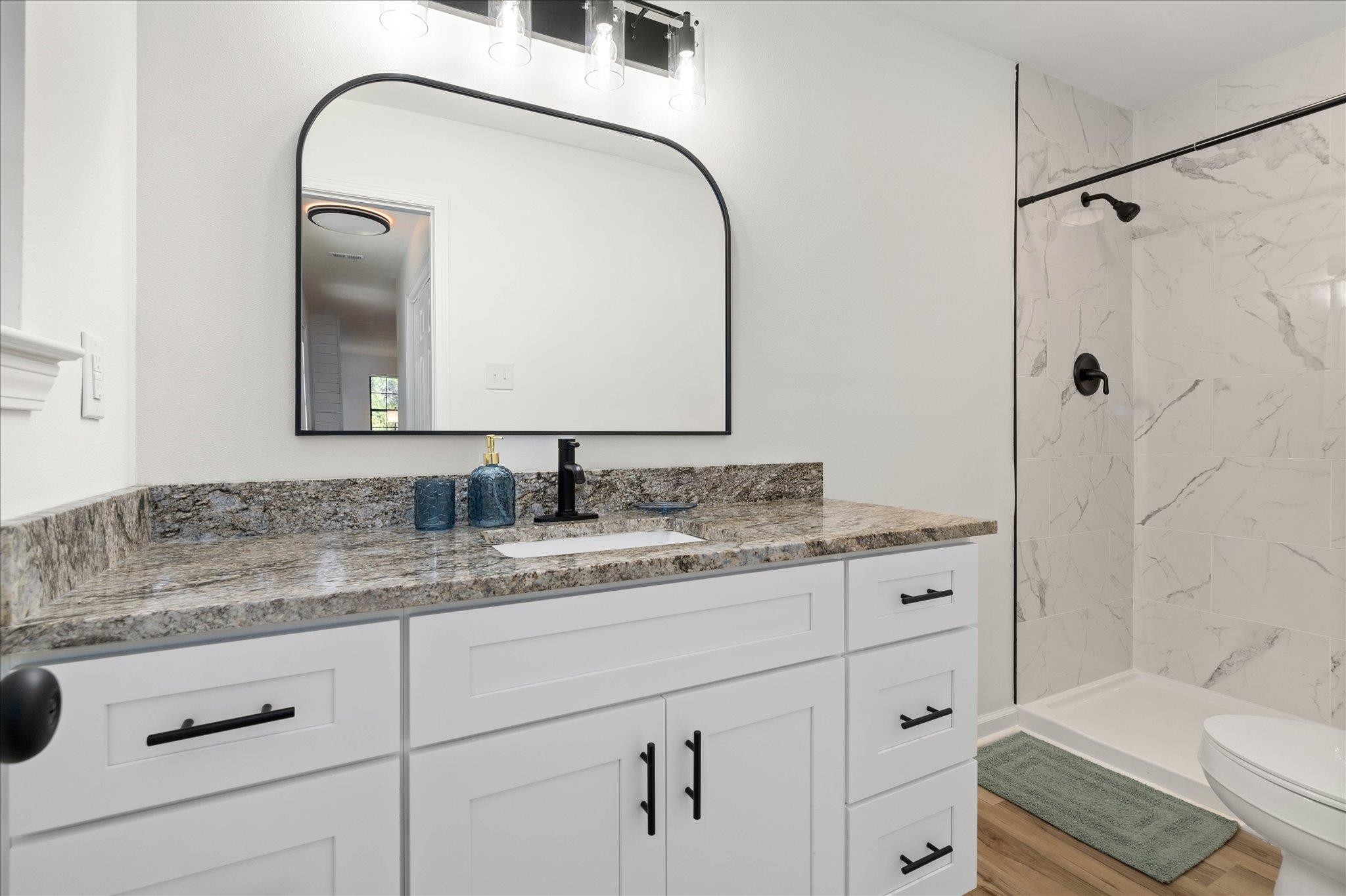 141 Sara Avenue South Daphne, AL 36527 - Photo 18 of 28 Bathroom