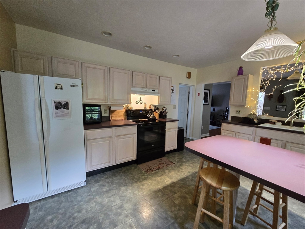 20 Spring Street Ware, MA 01082 - Photo 9 of 33