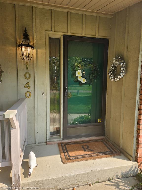 1040 Stellma Lane Rochester Hills, MI 48309 - Photo 2 of 21