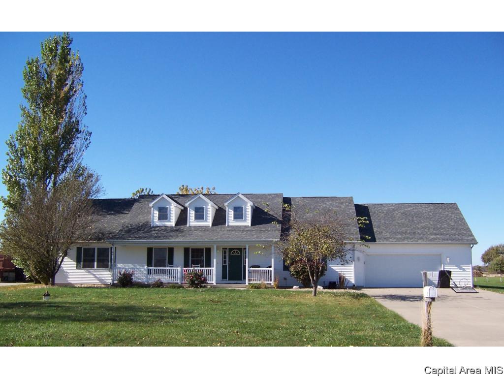18 Drake Road Jacksonville, IL 62650 - Photo 1 of 19