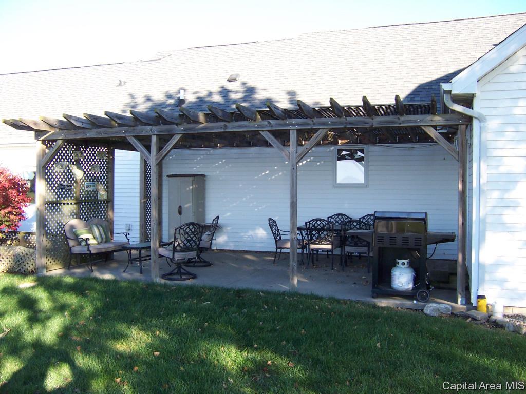 18 Drake Road Jacksonville, IL 62650 - Photo 14 of 19