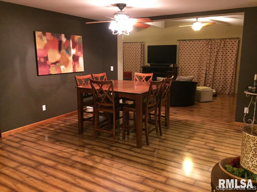18 Drake Road Jacksonville, IL 62650 - Photo 3 of 19